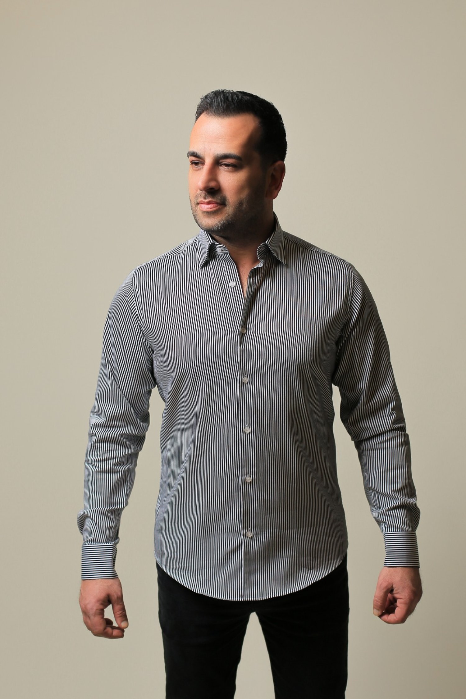 % 100 Pamuk Saten Siyah İnce Çizgili Slim Fit Gömlek - S O1CP