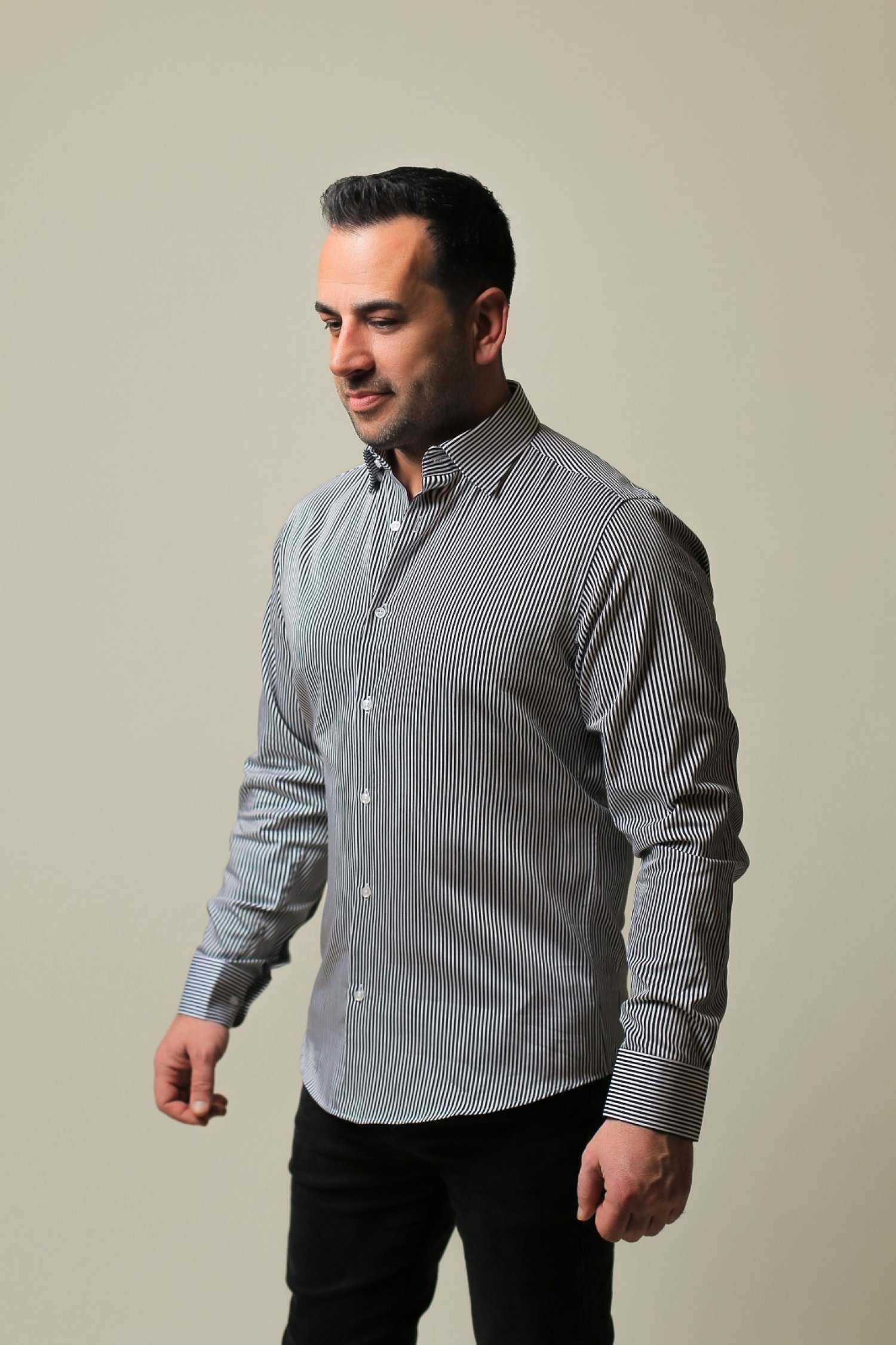 % 100 Pamuk Saten Siyah İnce Çizgili Slim Fit Gömlek - S SO63