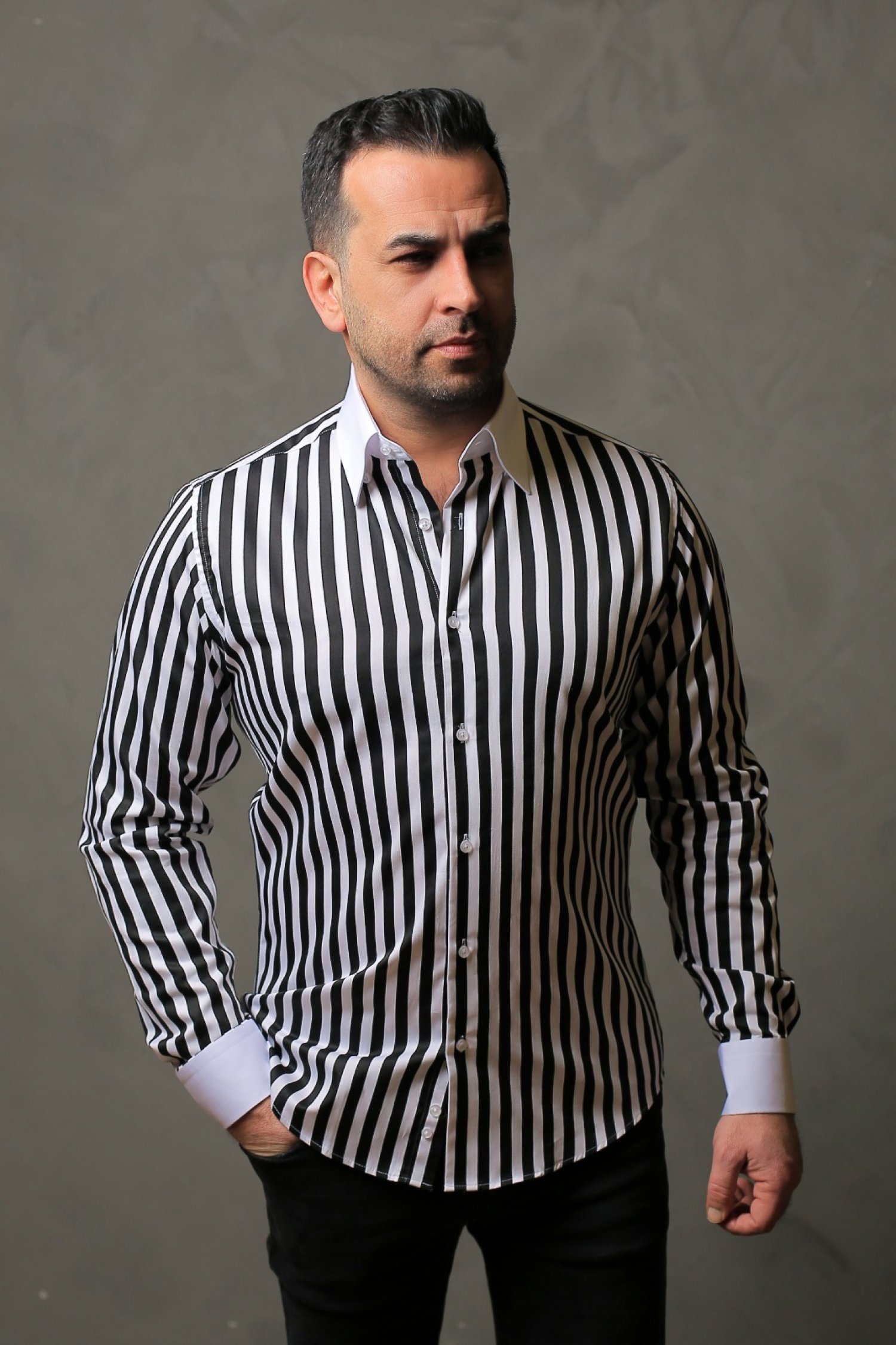 %100 Pamuk Saten Manşet Siyah Çizgili Slim Fit Gömlek - S EKC2