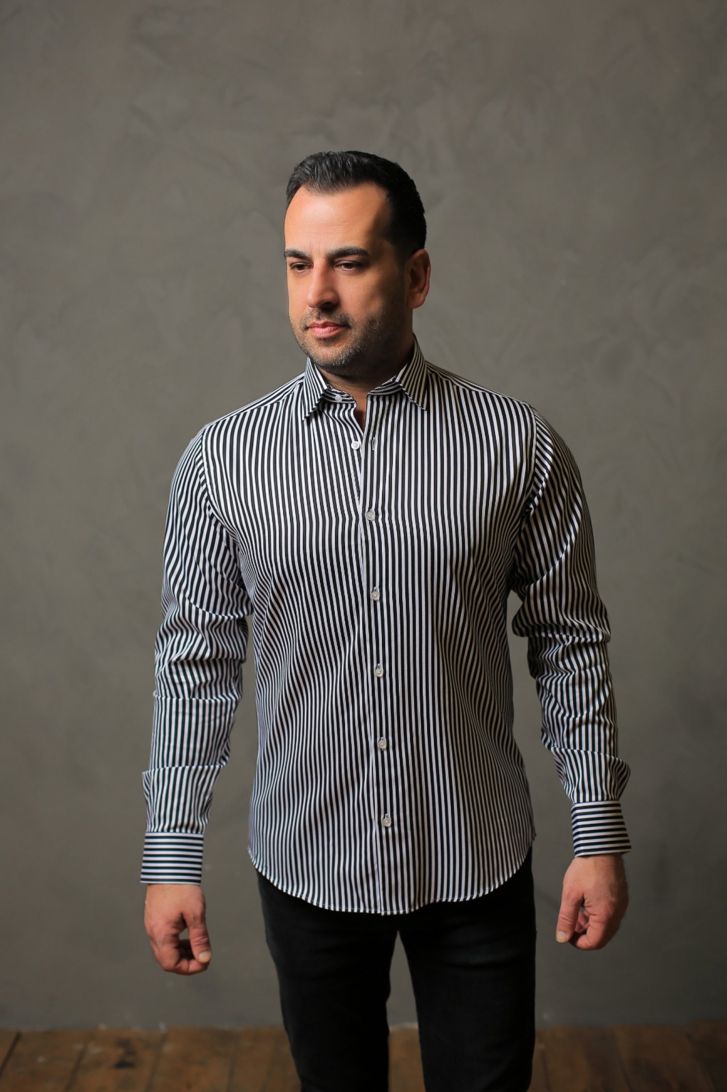 %100 Pamuk Saten Siyah Kalın Çizgili Slim Fit Gömlek - S K4K6
